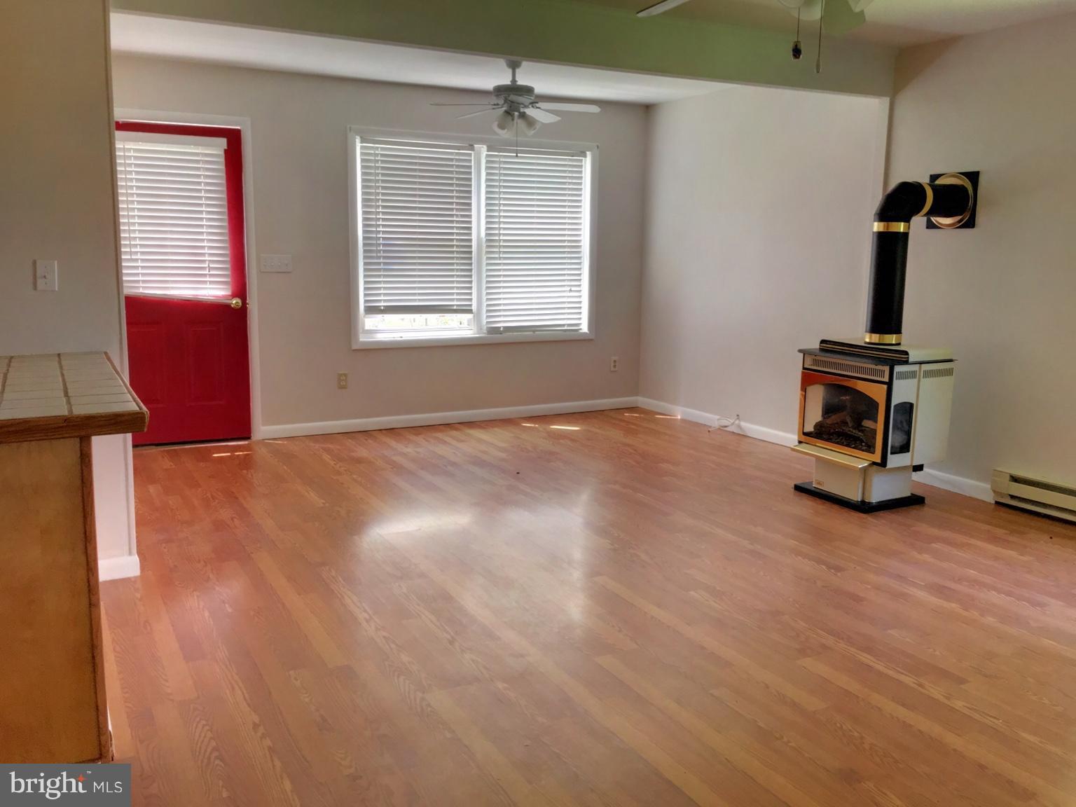 200 River Road Elkton, MD 21921 - Photo 8 of 26 Living Room