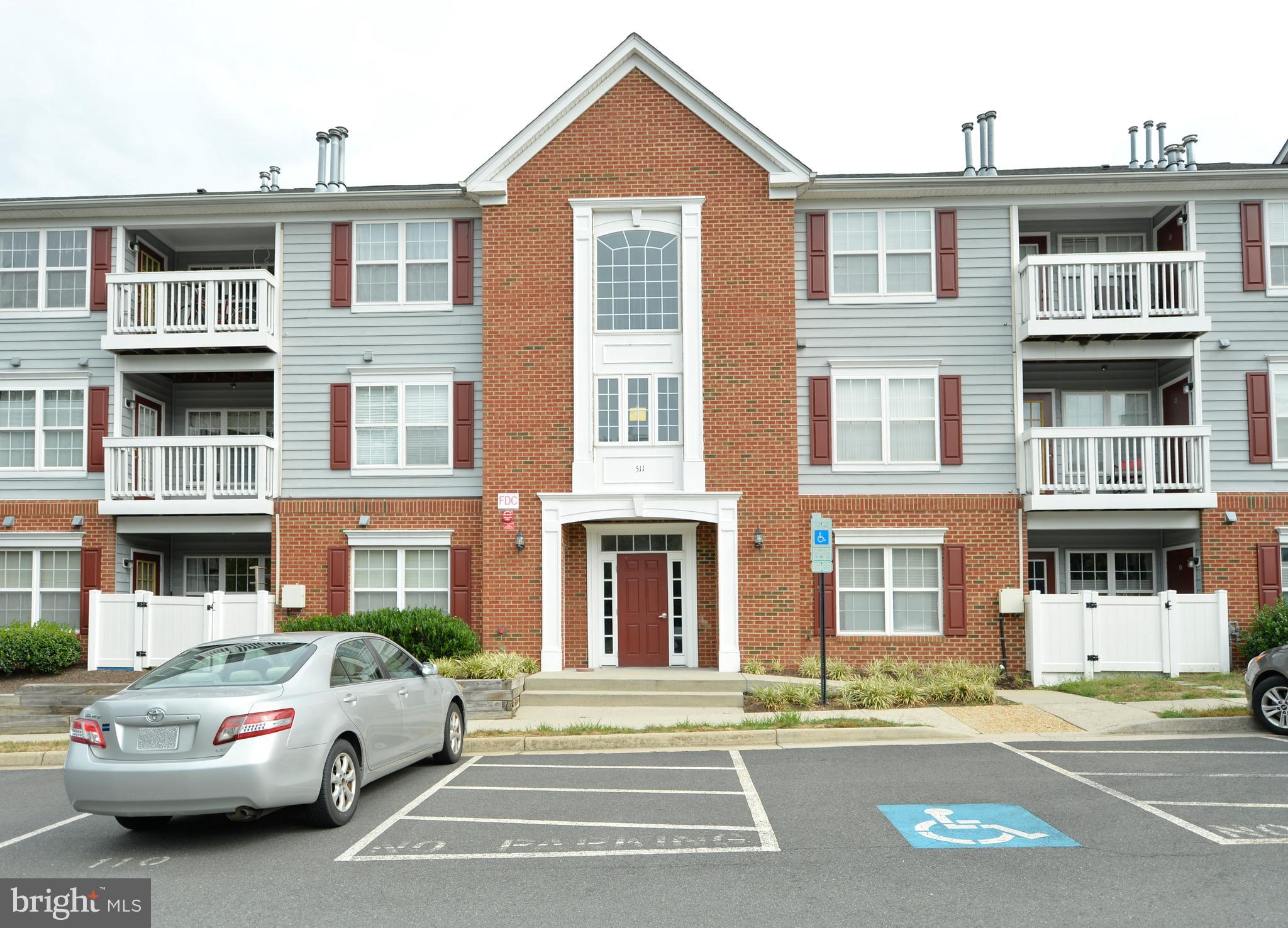 511 Constellation Square Southeast, Unit E Leesburg, VA 20175 - Photo 3 of 34 Perfectly sited on a quite culdesac