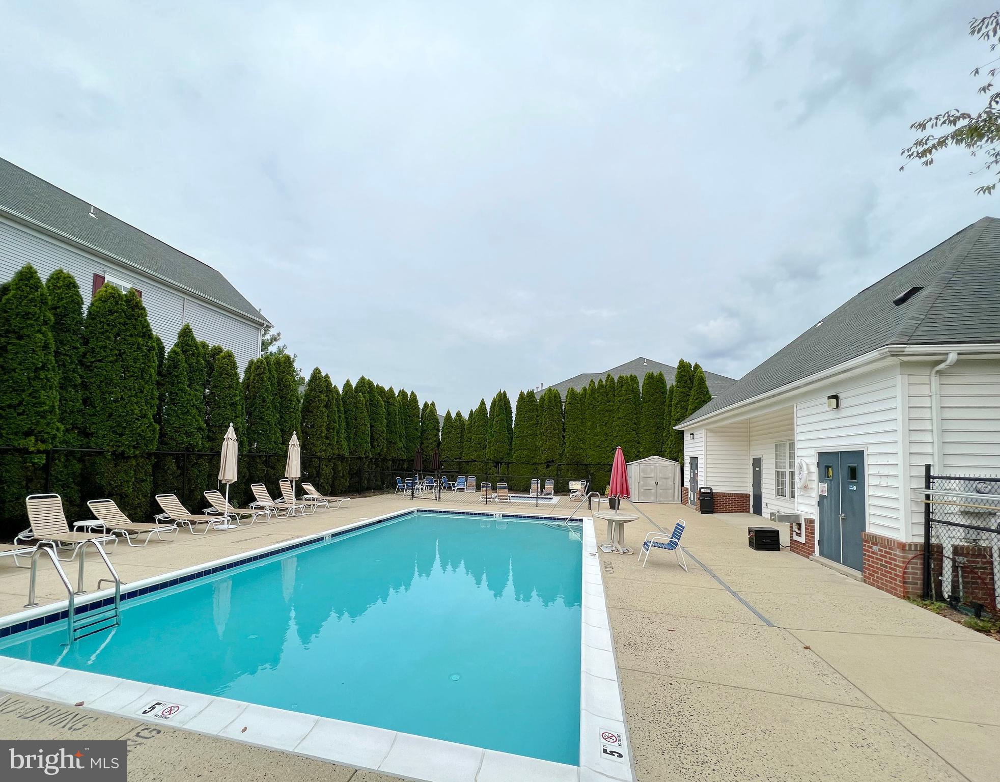511 Constellation Square Southeast, Unit E Leesburg, VA 20175 - Photo 31 of 34 Community Pool