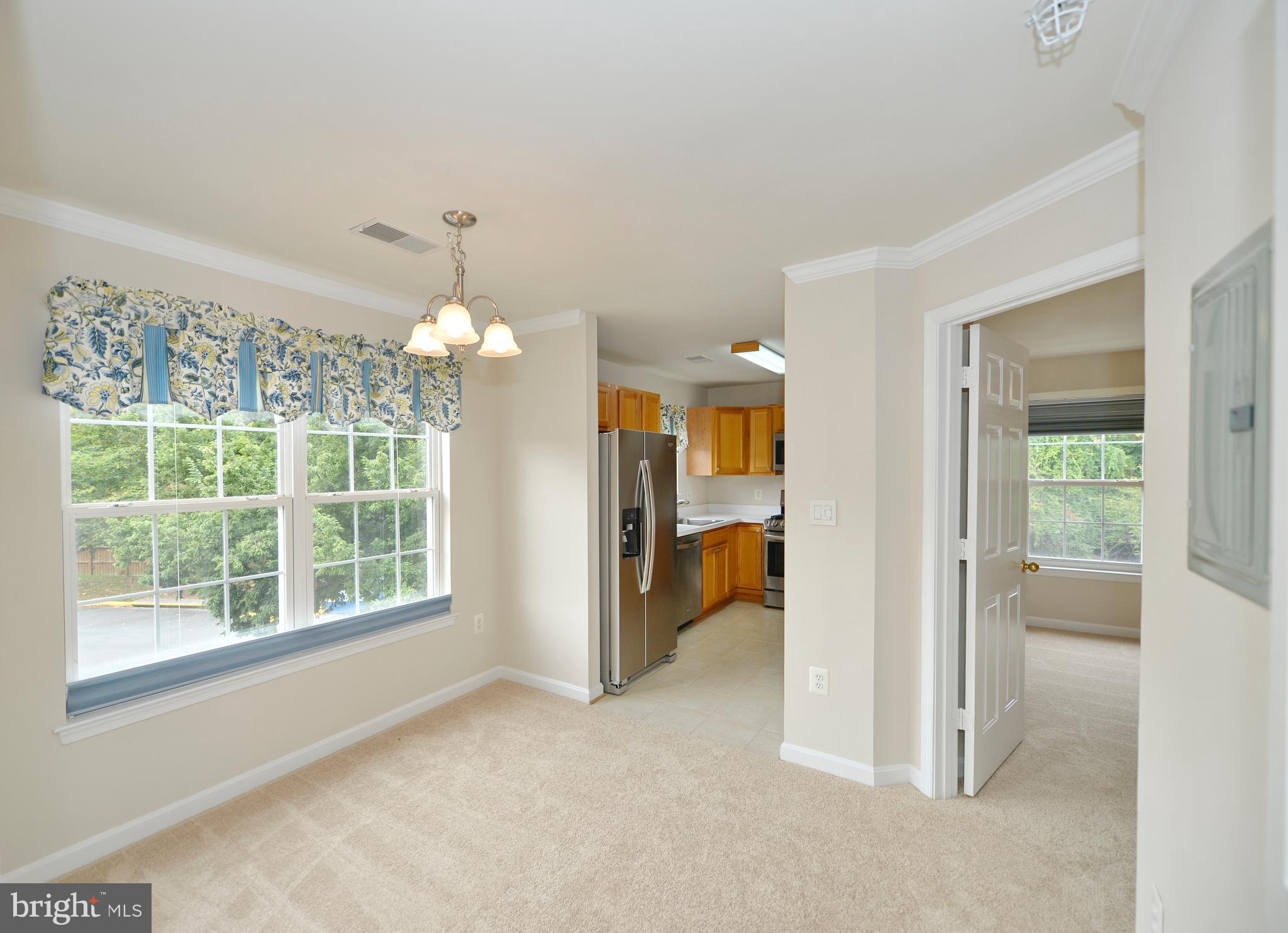 511 Constellation Square Southeast, Unit E Leesburg, VA 20175 - Photo 10 of 34 Dining Room