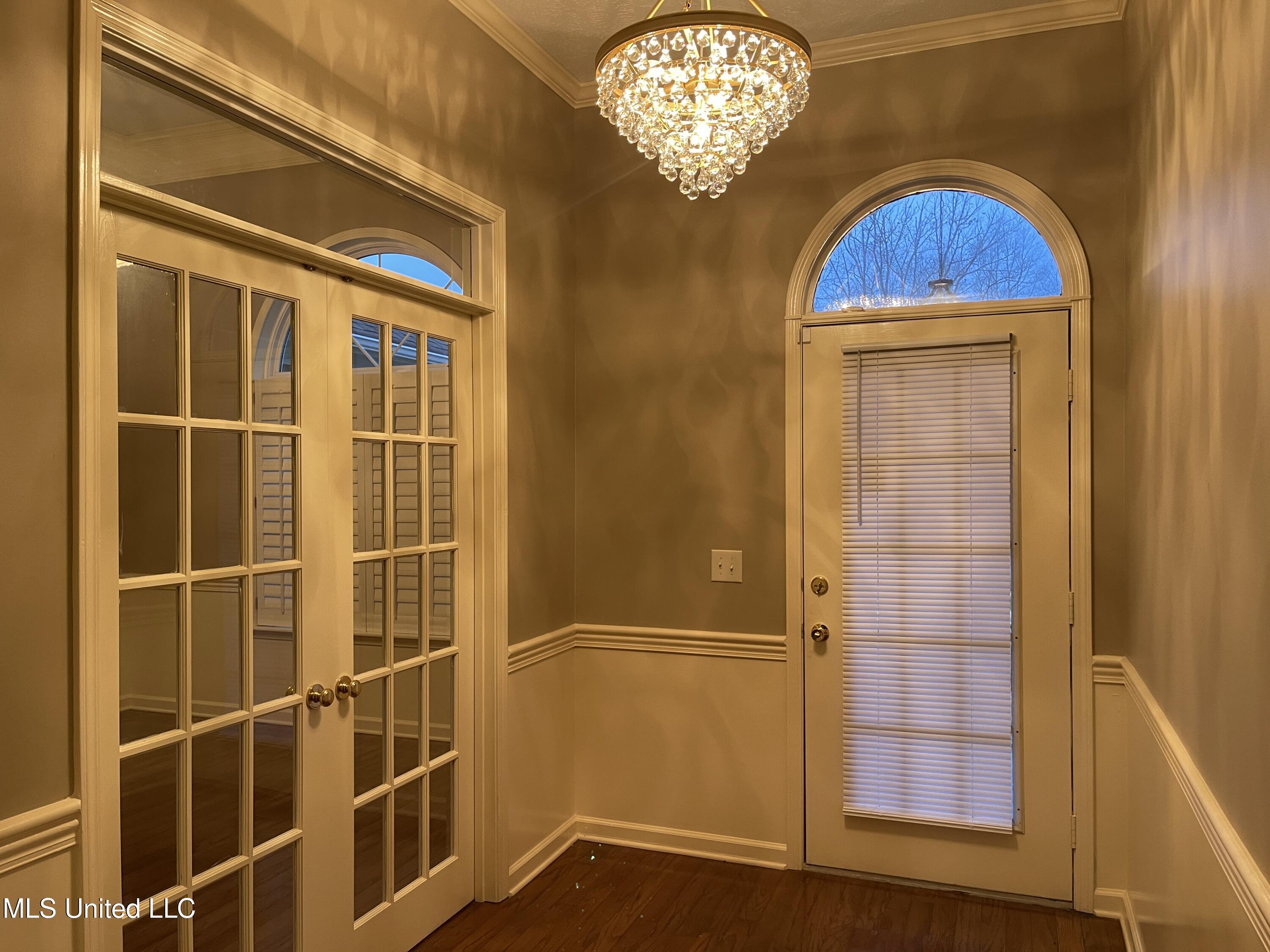1804 Lake Trace Drive Jackson, MS 39211 - Photo 2 of 57 Entrance Foyer