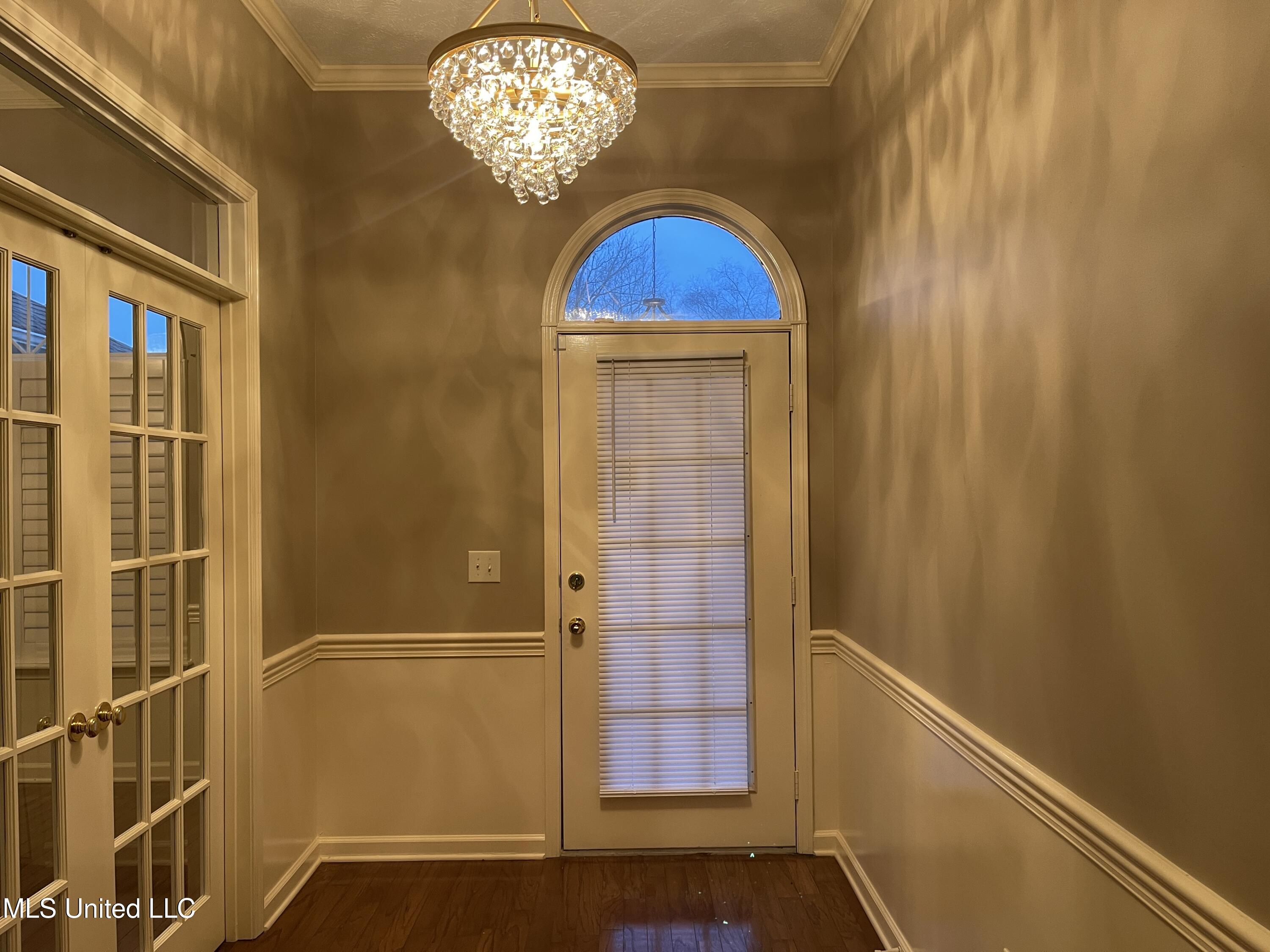 1804 Lake Trace Drive Jackson, MS 39211 - Photo 3 of 57 Entrance Foyer