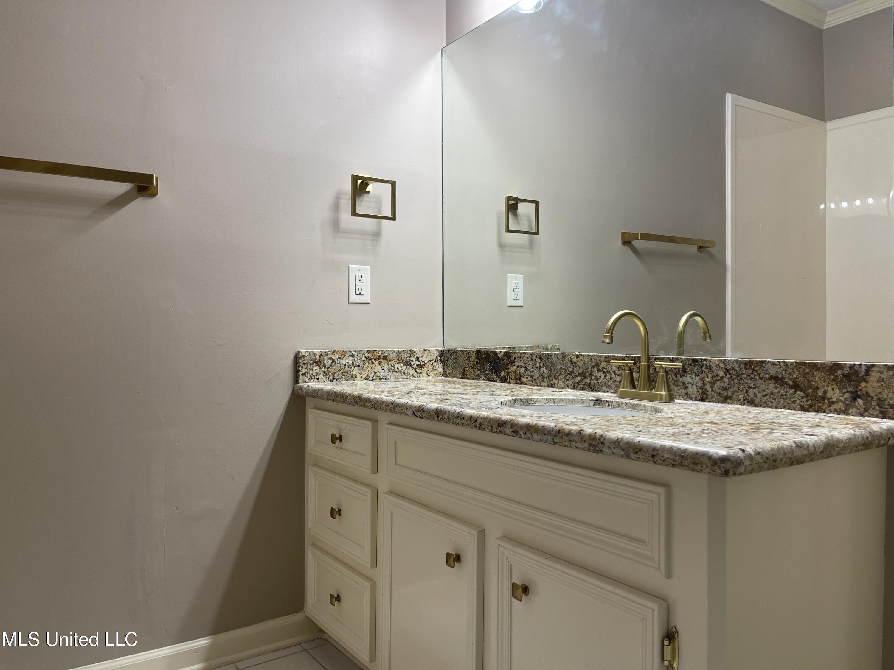 1804 Lake Trace Drive Jackson, MS 39211 - Photo 36 of 57 Master Bathroom Vanity 1