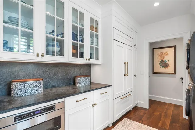 $8,500,000 | 501 Harbor Point Road, Longboat Key, FL 34228