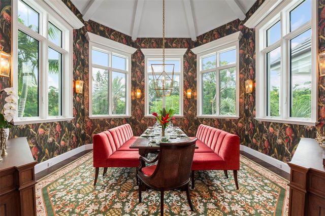 $8,500,000 | 501 Harbor Point Road, Longboat Key, FL 34228