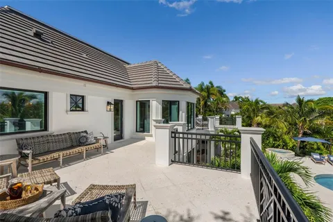 $8,500,000 | 501 Harbor Point Road, Longboat Key, FL 34228