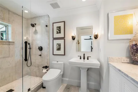 $8,500,000 | 501 Harbor Point Road, Longboat Key, FL 34228