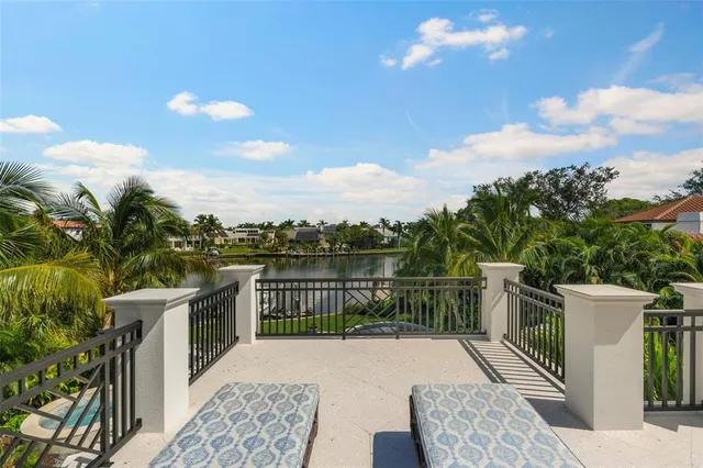 $8,500,000 | 501 Harbor Point Road, Longboat Key, FL 34228