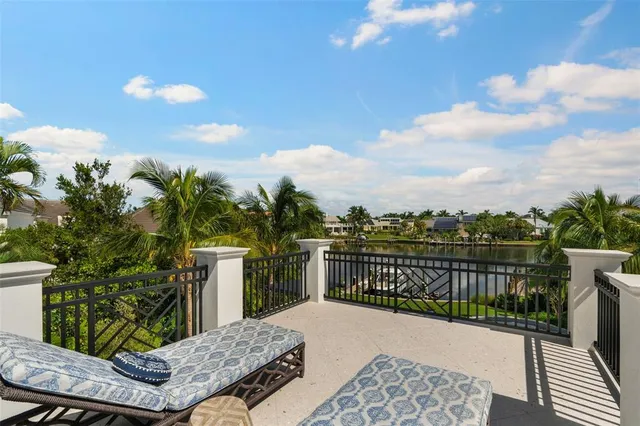 $8,500,000 | 501 Harbor Point Road, Longboat Key, FL 34228