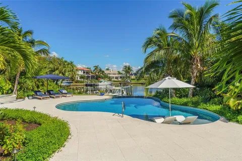 $8,500,000 | 501 Harbor Point Road, Longboat Key, FL 34228