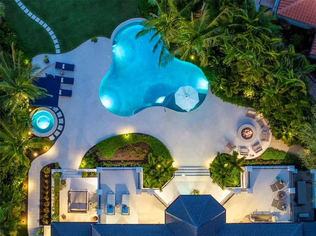 $8,500,000 | 501 Harbor Point Road, Longboat Key, FL 34228