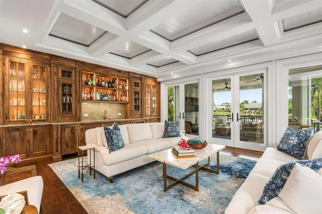 $8,500,000 | 501 Harbor Point Road, Longboat Key, FL 34228