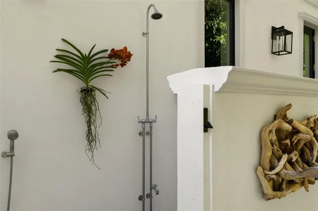 $8,500,000 | 501 Harbor Point Road, Longboat Key, FL 34228