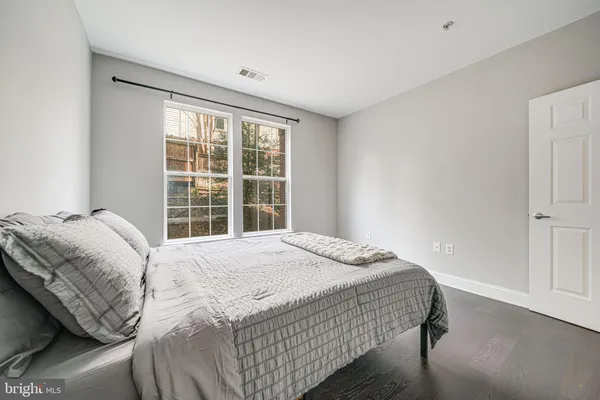 $444,900 | 801 South Greenbrier Street, Unit 113, Arlington, VA 22204