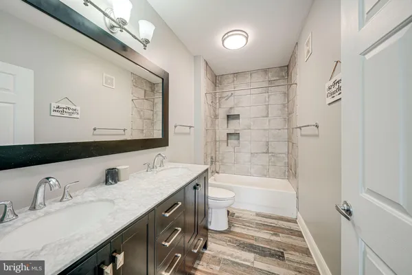 $444,900 | 801 South Greenbrier Street, Unit 113, Arlington, VA 22204