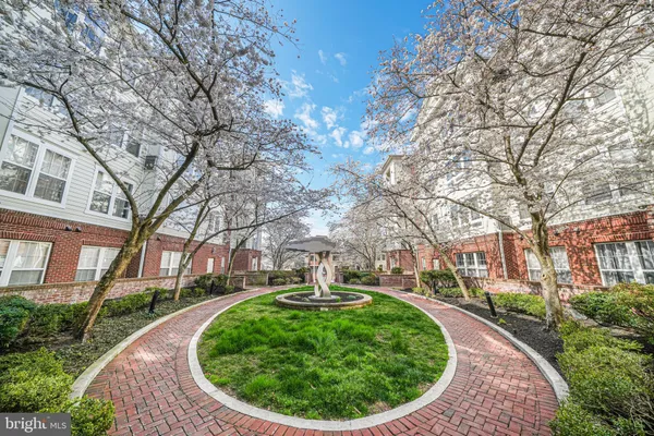 $444,900 | 801 South Greenbrier Street, Unit 113, Arlington, VA 22204