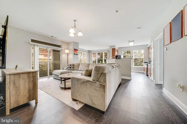$444,900 | 801 South Greenbrier Street, Unit 113, Arlington, VA 22204