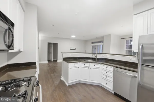$444,900 | 801 South Greenbrier Street, Unit 113, Arlington, VA 22204
