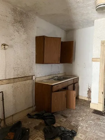 $19,000 | 1620 Missouri Avenue, East St. Louis, IL 62205