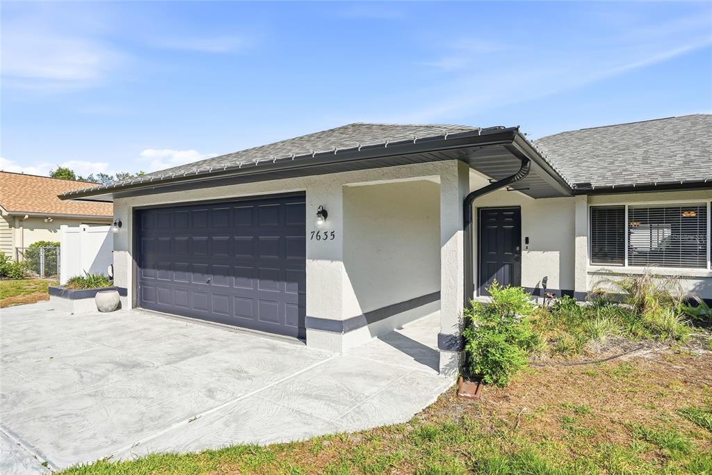 7635 Gates Circle Spring Hill, FL 34606 - Photo 5 of 50 Gallery Image 5