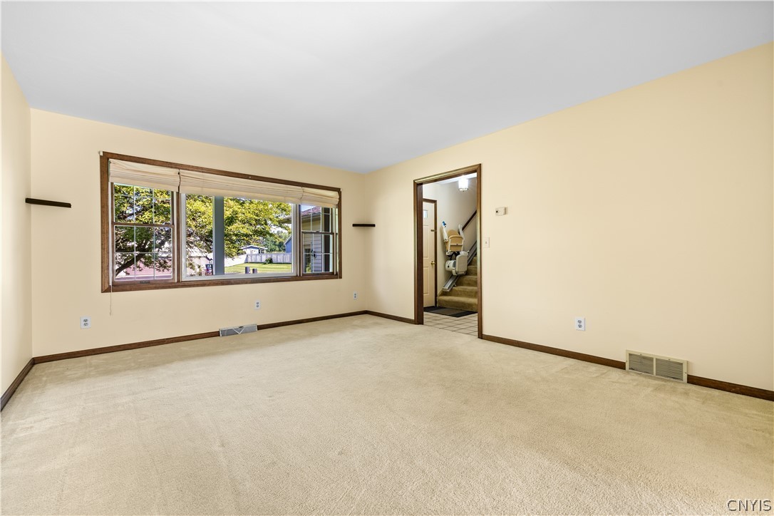 2002 Tamarack Street Rome, NY 13440 - Photo 10 of 42 living room