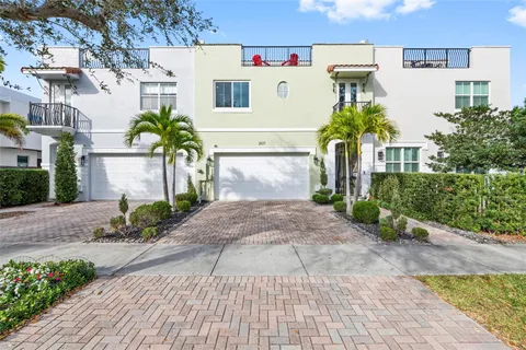 $1,295,000 | 2517 Northeast 18th Street, Fort Lauderdale, FL 33305