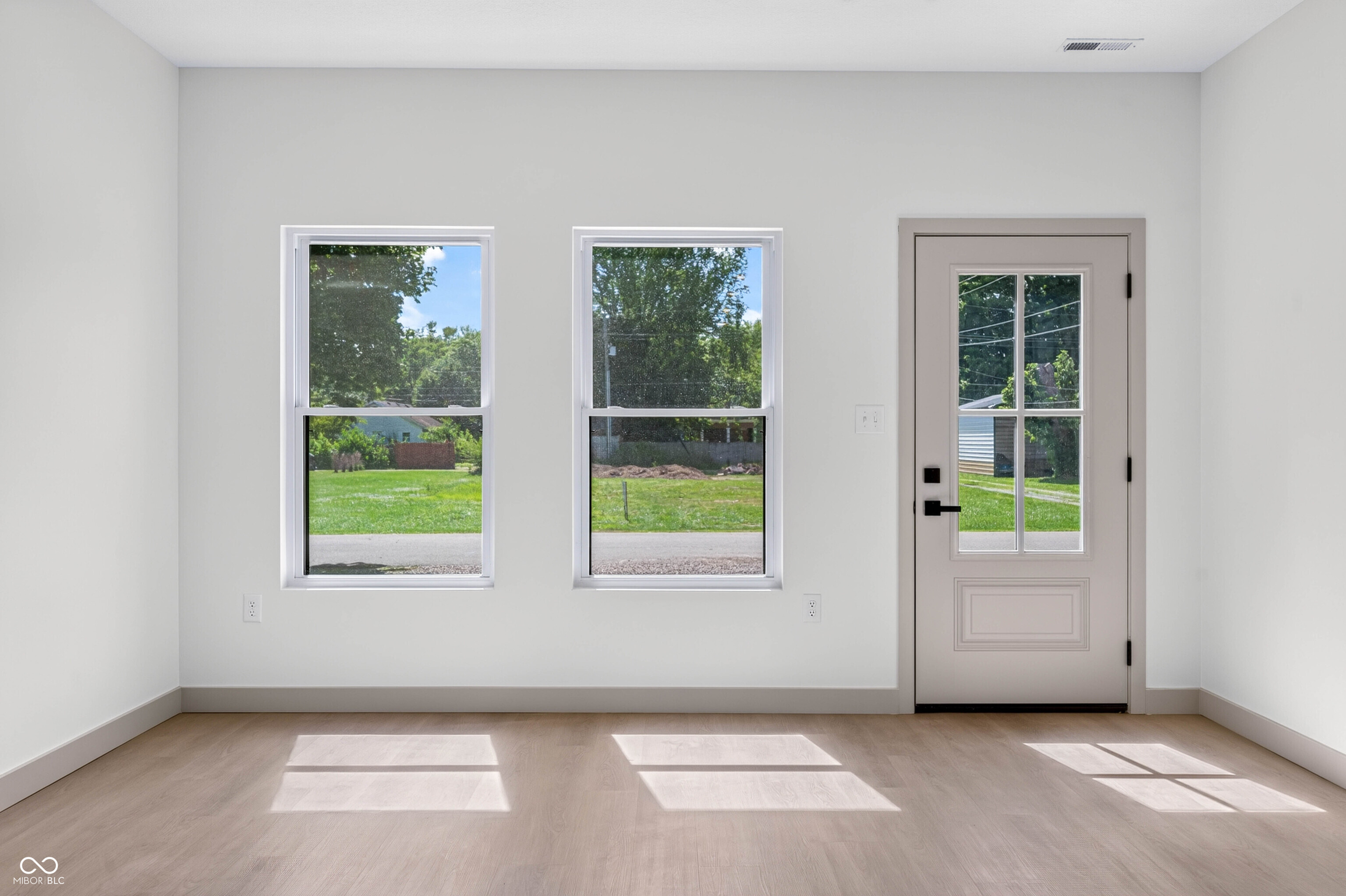 45 South Beatty Street Columbus, IN 47201 - Photo 10 of 70
