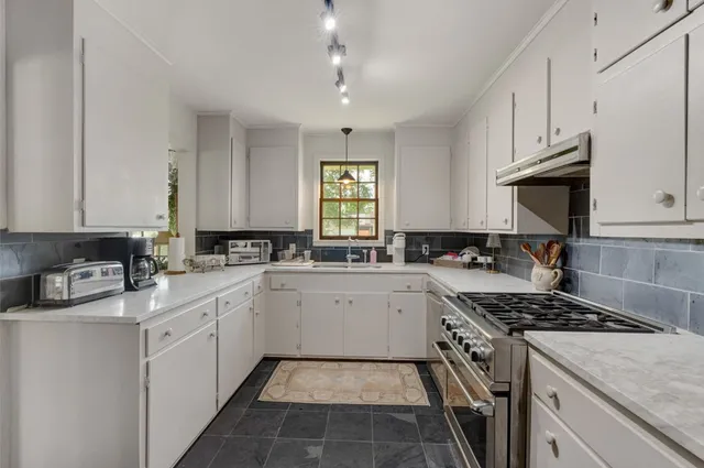 $549,000 | 304 3rd Street, Osyka, MS 39657