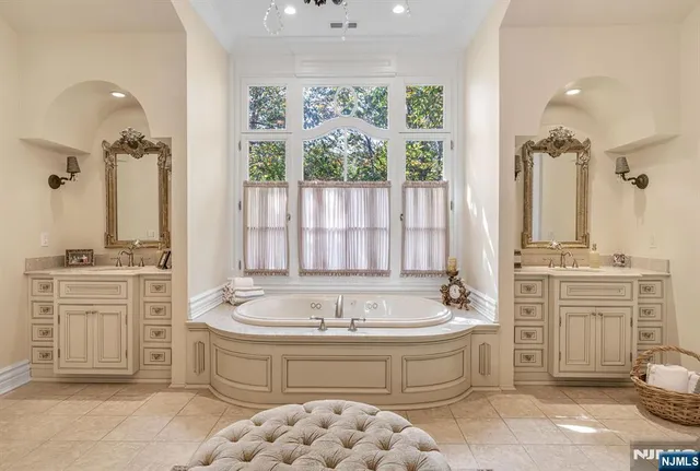 $3,700,000 | 505 Timberline Drive, Franklin Lakes, NJ 07417