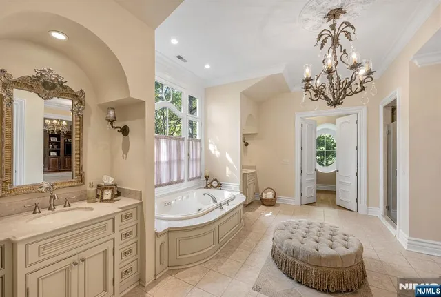 $3,700,000 | 505 Timberline Drive, Franklin Lakes, NJ 07417