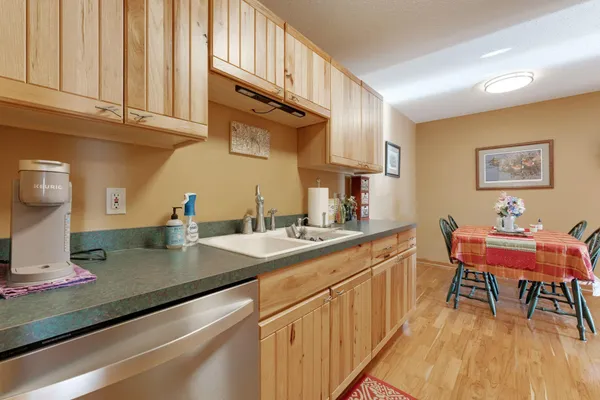 $169,500 | 1304 West Medicine Lake Drive, Unit 323, Plymouth, MN 55441