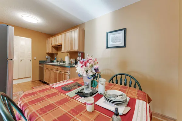 $169,500 | 1304 West Medicine Lake Drive, Unit 323, Plymouth, MN 55441