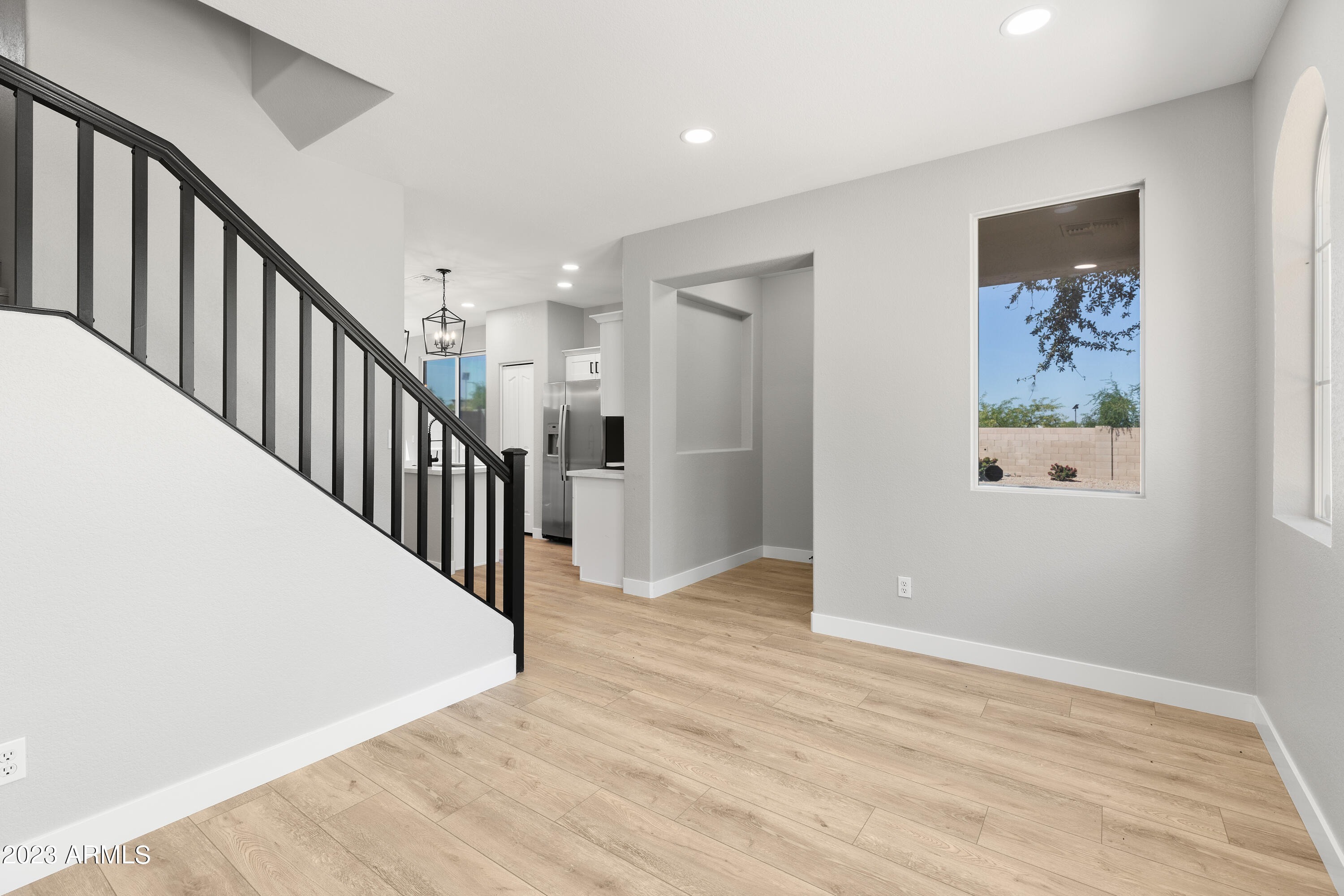 1407 East Chipman Road Phoenix, AZ 85040 - Photo 8 of 32 7D3A2092