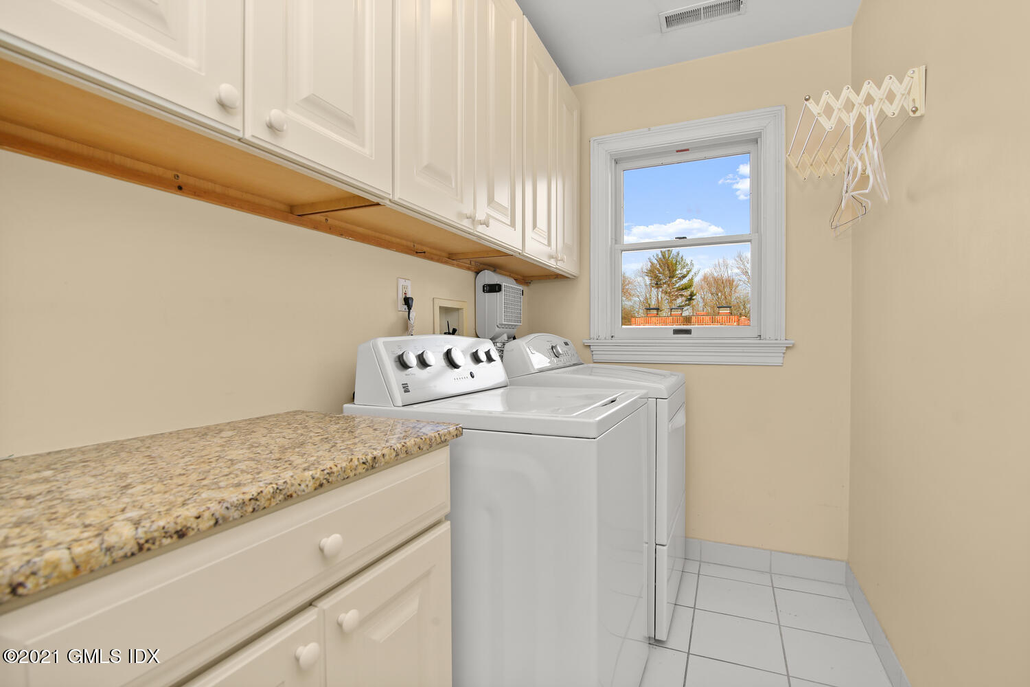 39 Lockwood Lane Riverside, CT 06878 - Photo 60 of 85 39 Lockwood Ln Riverside CT-large-064-05
