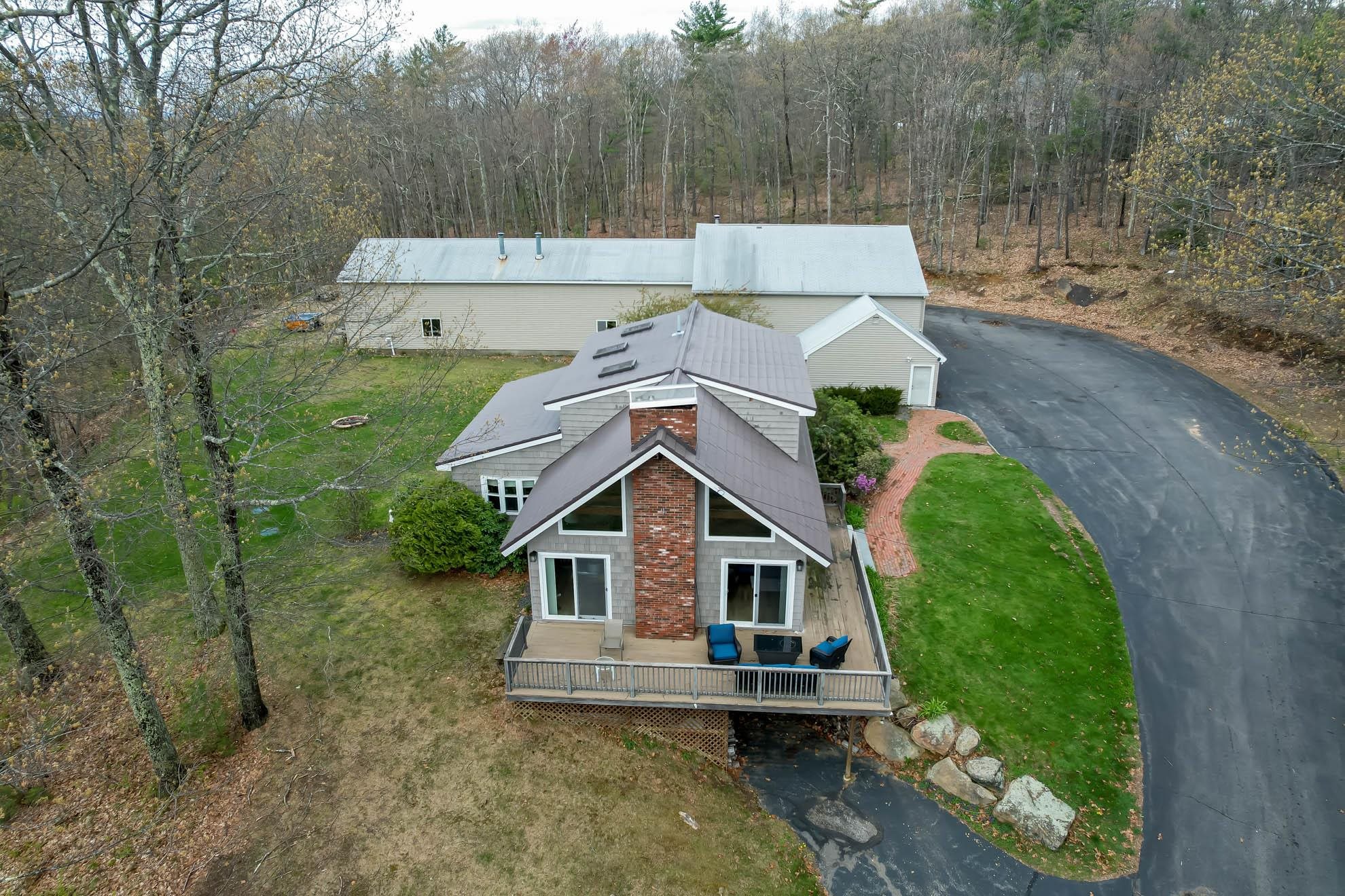 351 Chester Road Auburn, NH 03032 - Photo 5 of 34