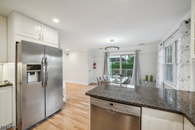 23 Undercliff Road Millburn, NJ 07041 - Photo 10 of 32