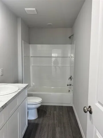 $2,300 | 216 Arbor Court, Granbury, TX 76048