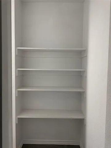 $2,300 | 216 Arbor Court, Granbury, TX 76048