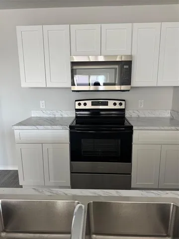 $2,300 | 216 Arbor Court, Granbury, TX 76048