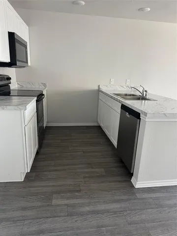 $2,300 | 216 Arbor Court, Granbury, TX 76048