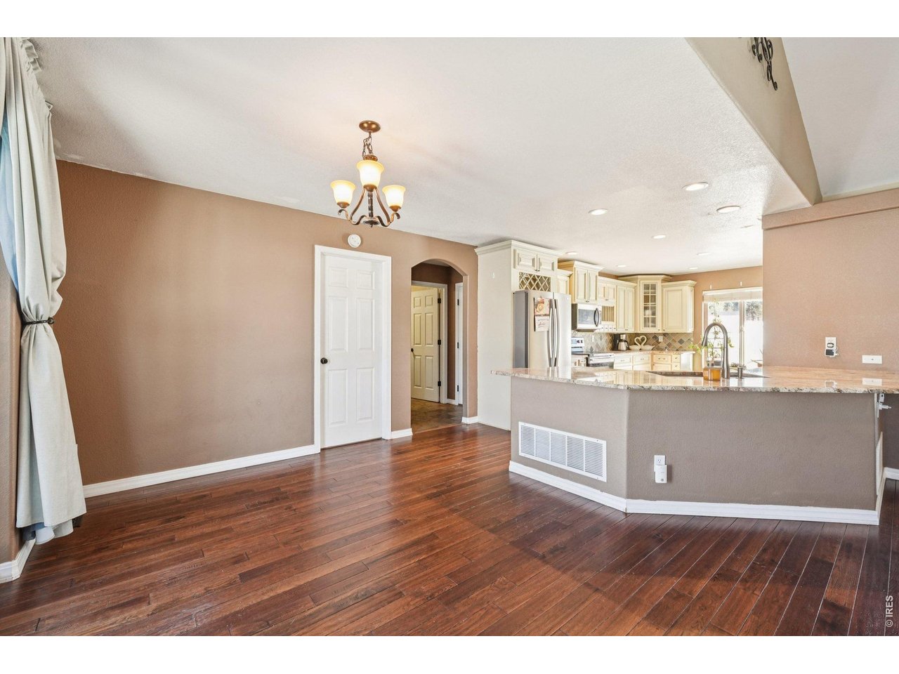 573 Empire Road Florissant, CO 80816 - Photo 11 of 47