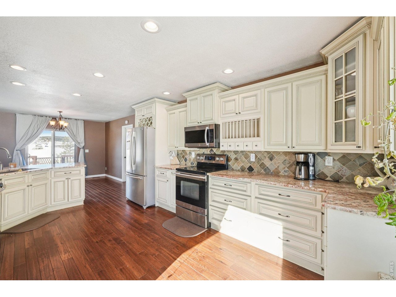 573 Empire Road Florissant, CO 80816 - Photo 13 of 47