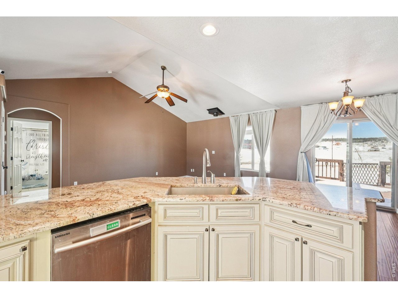 573 Empire Road Florissant, CO 80816 - Photo 16 of 47