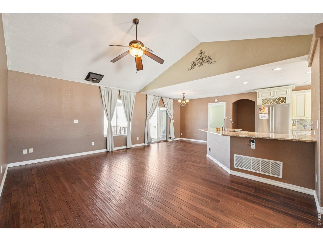 573 Empire Road Florissant, CO 80816 - Photo 5 of 47