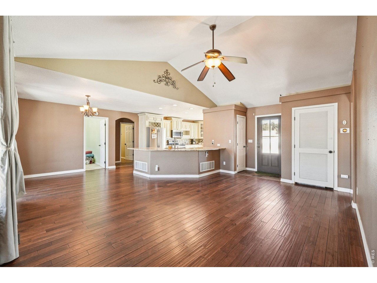 573 Empire Road Florissant, CO 80816 - Photo 10 of 47