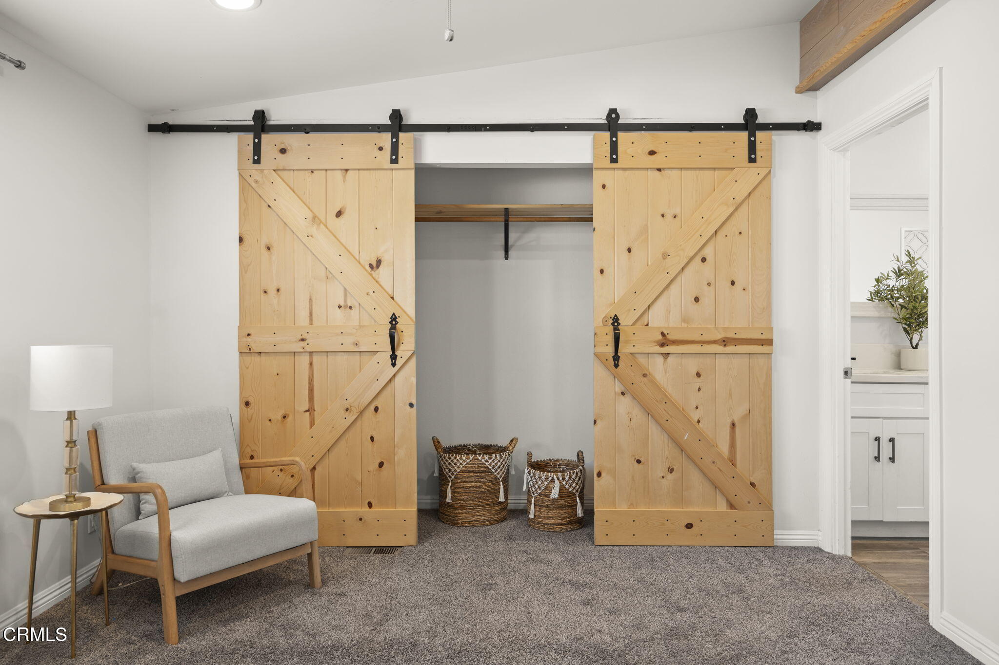 2472 Apple Lane, Unit 170 Oxnard, CA 93036 - Photo 17 of 47 Primary ensuite with 2 closets