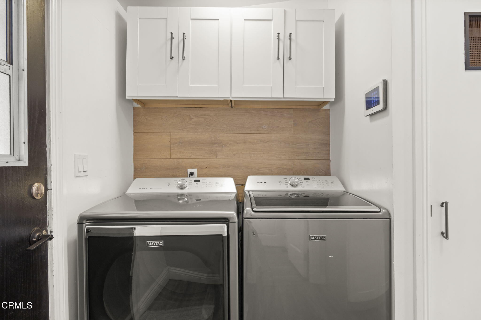 2472 Apple Lane, Unit 170 Oxnard, CA 93036 - Photo 28 of 47 a utility room with dryer and washer