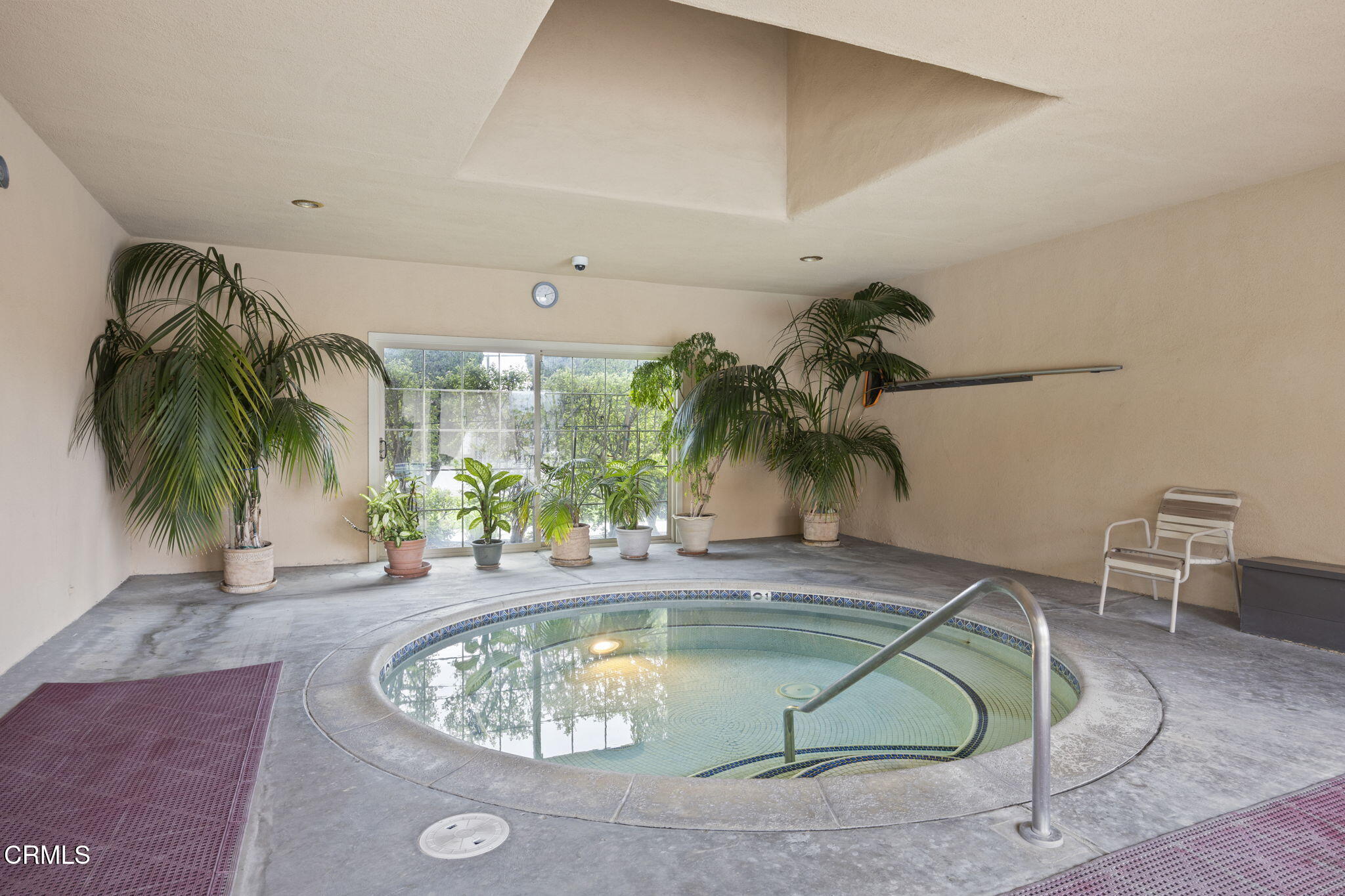 2472 Apple Lane, Unit 170 Oxnard, CA 93036 - Photo 38 of 47 Relaxing spa