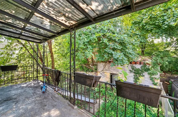 $790,000 | 105 Palisade Avenue, Yonkers, NY 10701