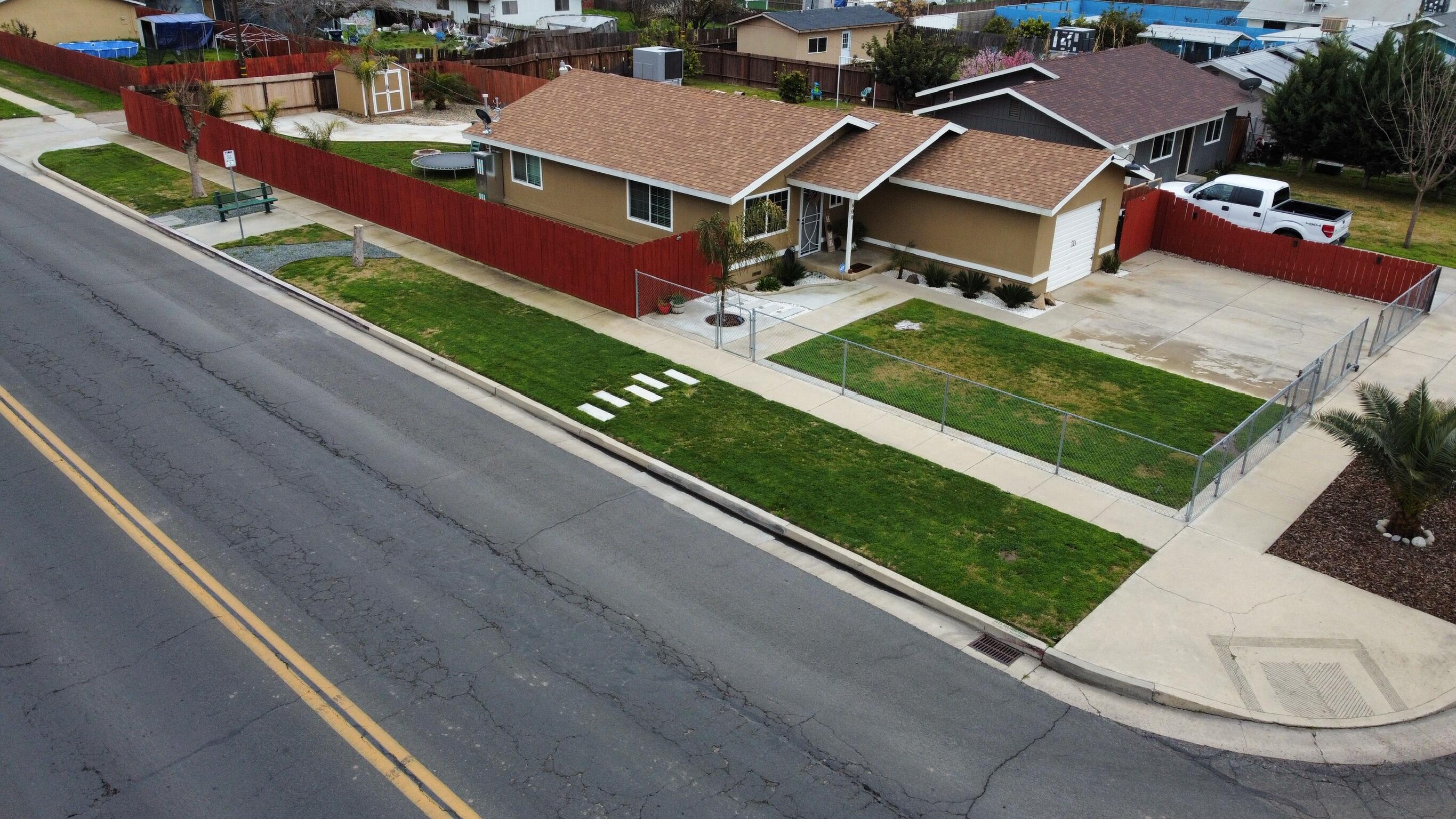 600 South R Street Tulare, CA 93274 - Photo 22 of 23 600 S R st.